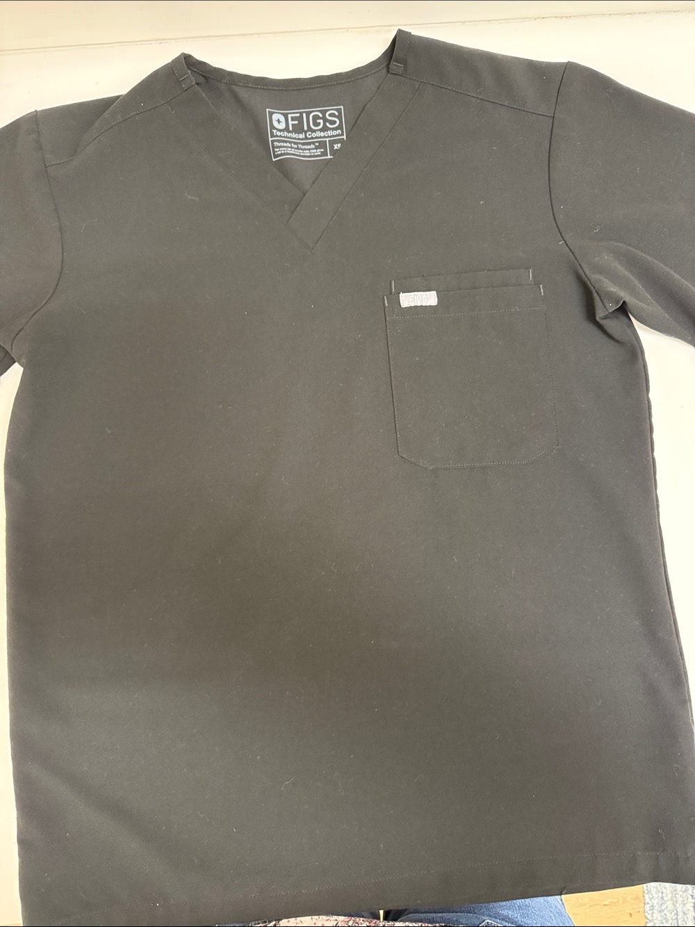 FIGS Womens V-Neck Scrub Top in Black